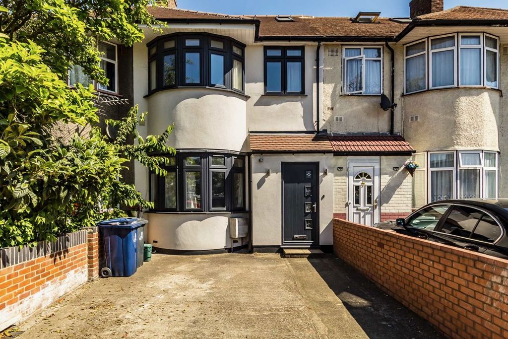 Property photo 1 of 8