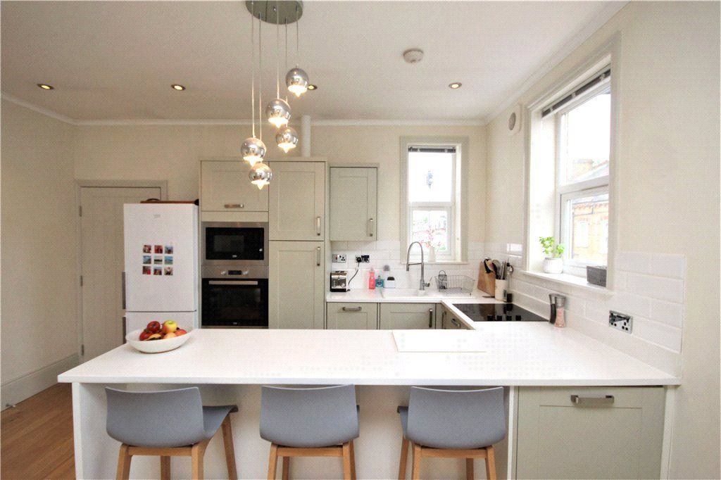 Property photo 3 of 11 Kitchen/Living Room