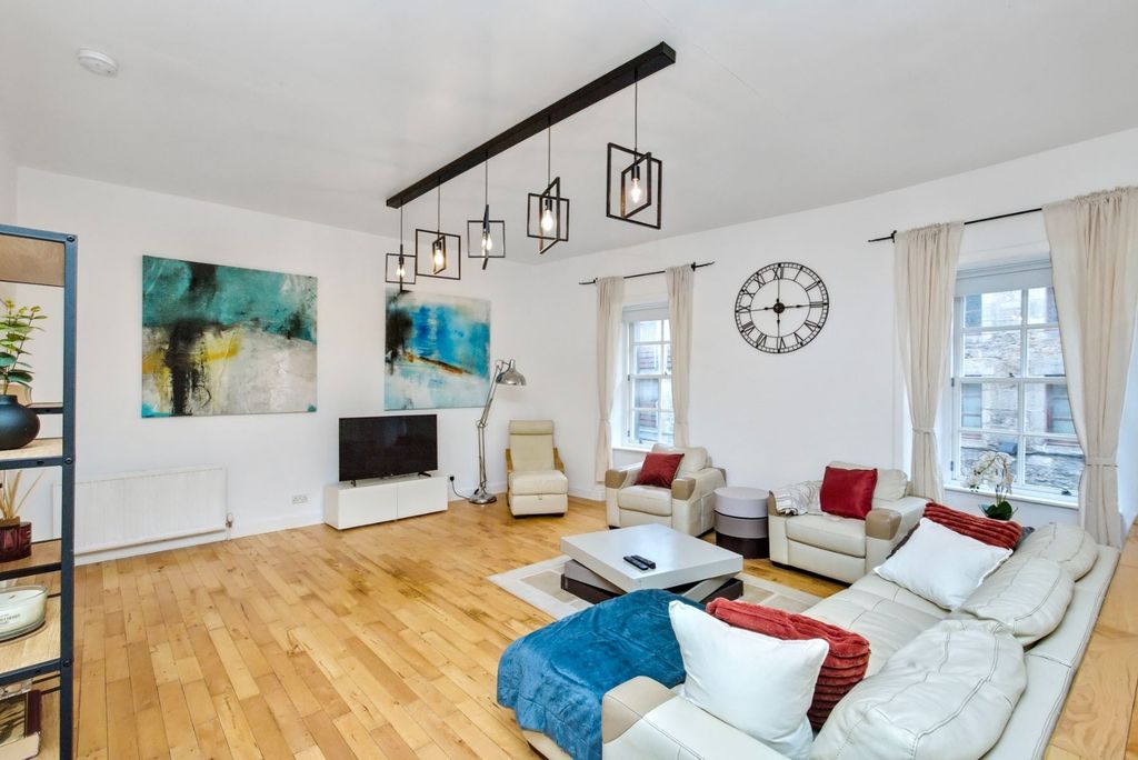 Property photo 3 of 18 4624472