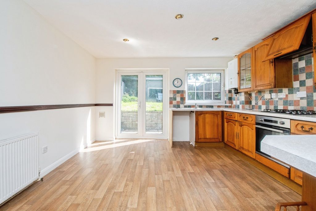 Property photo 2 of 18 Kitchen Diner