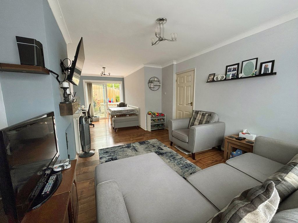 Property photo 2 of 9