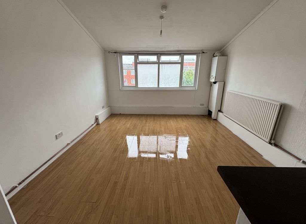 Property photo 1 of 4