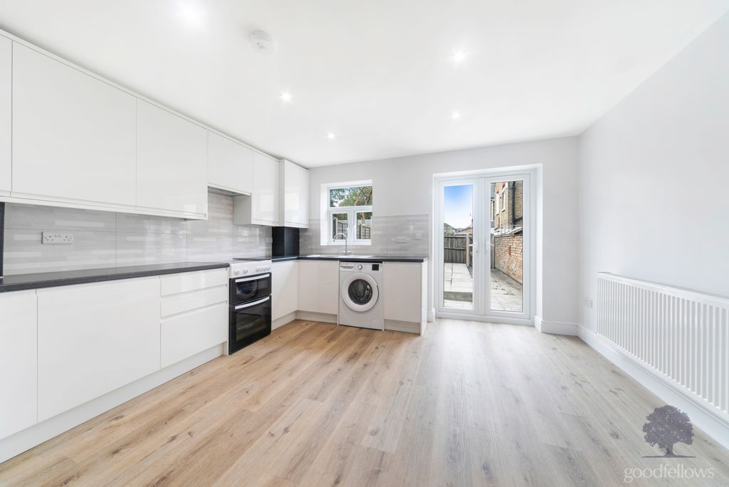 Property photo 2 of 11 Picture 2