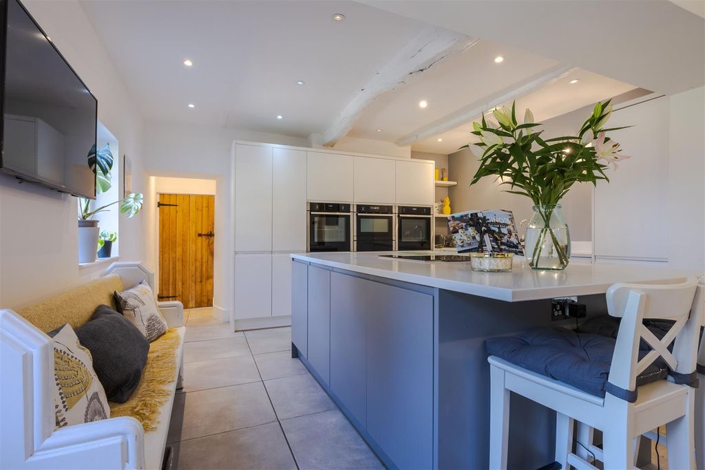 Property photo 3 of 29 Kitchen Diner