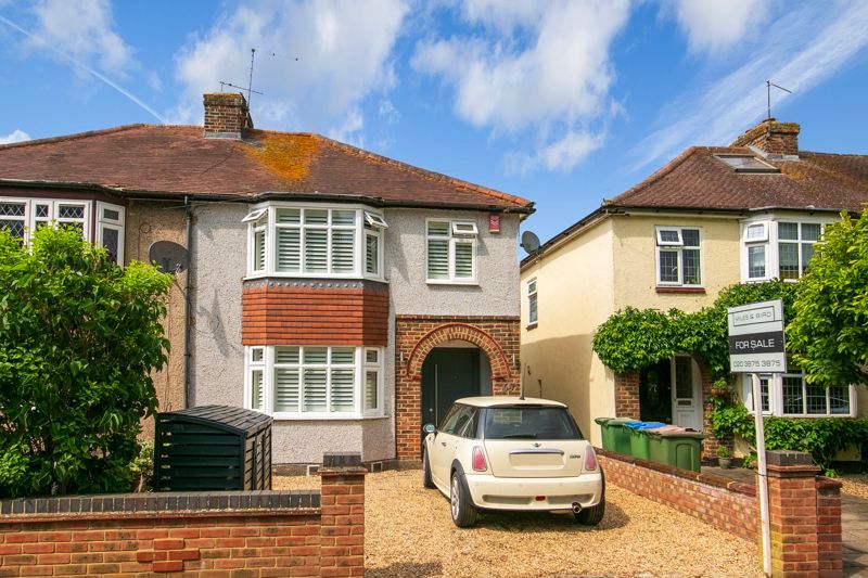 Property photo 1 of 12 Molesey Park Road, West Molesey