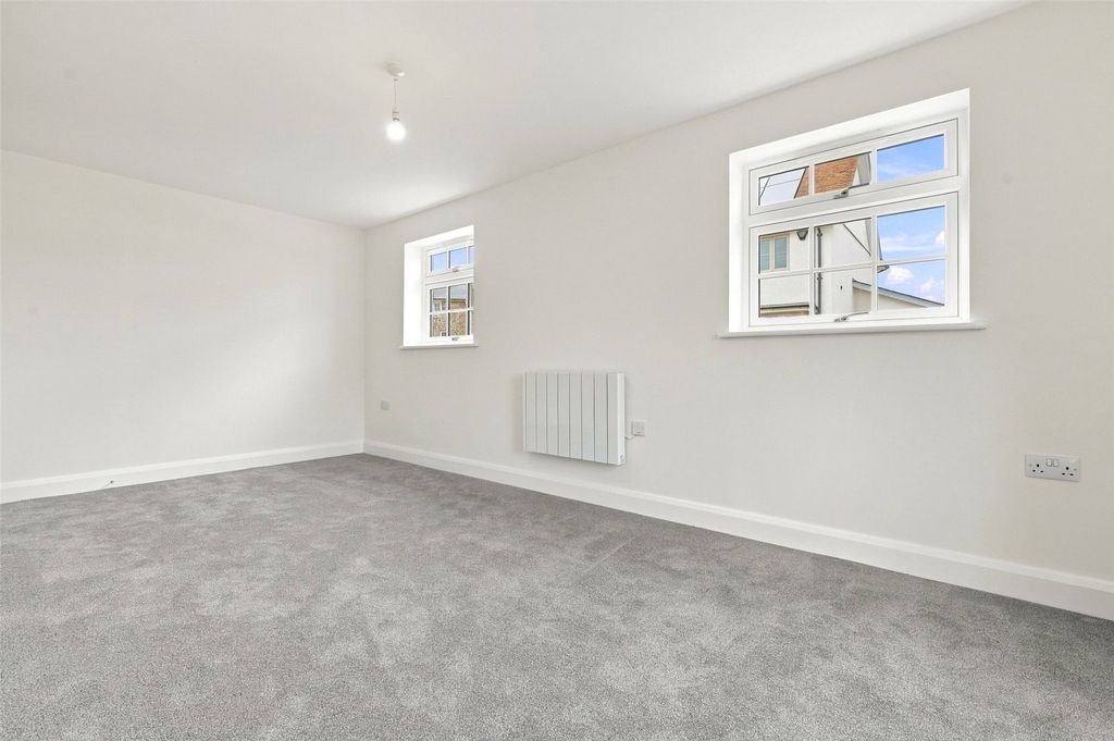 Property photo 3 of 11 Picture No. 05