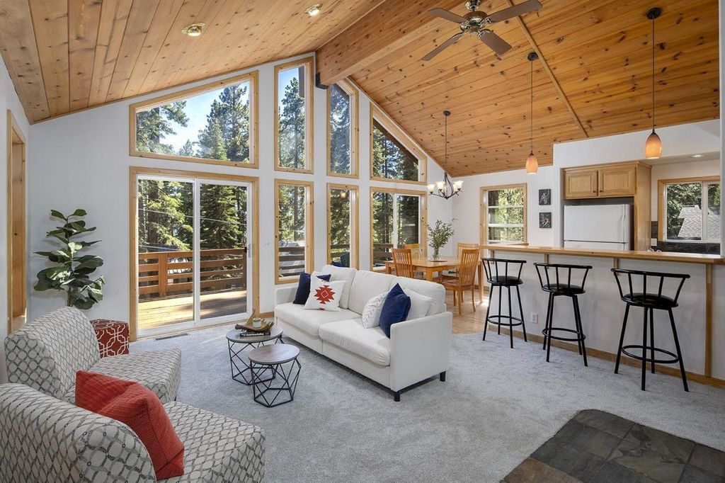 Property photo 1 of 2