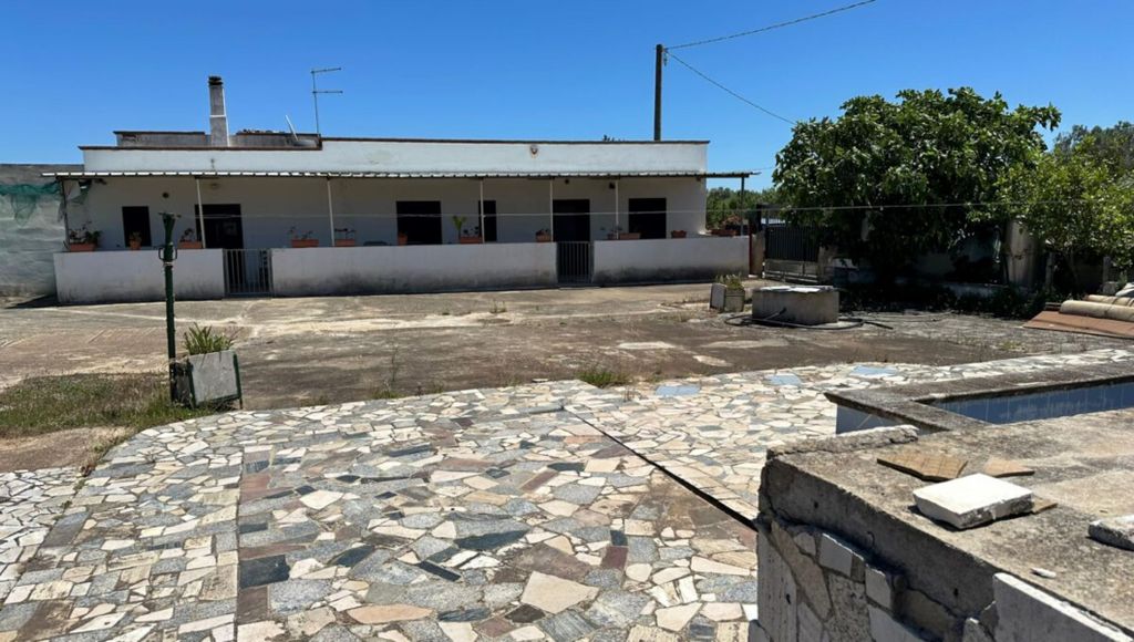 Property photo 3 of 10