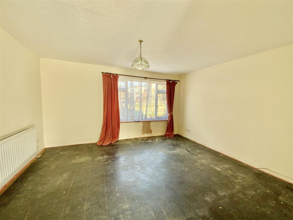 Property photo 3 of 12 Living Room