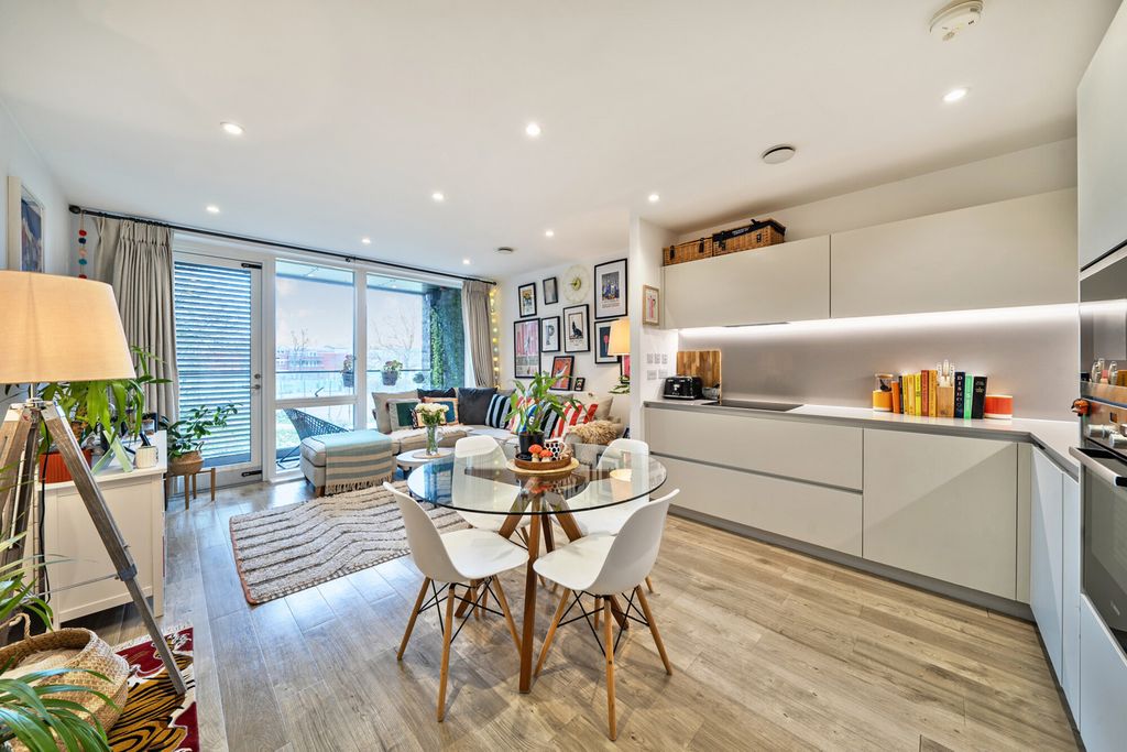 Property photo 1 of 22 1422720-19-69Aaab...