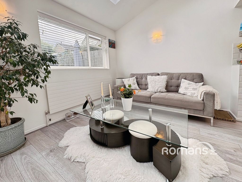 Property photo 3 of 20 Pbox-Img.Jpg