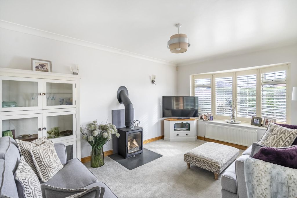 Property photo 2 of 25 Living Room