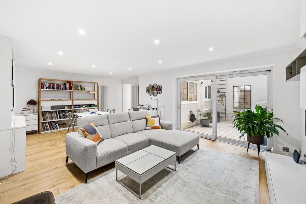 Property photo 3 of 12 Living Room