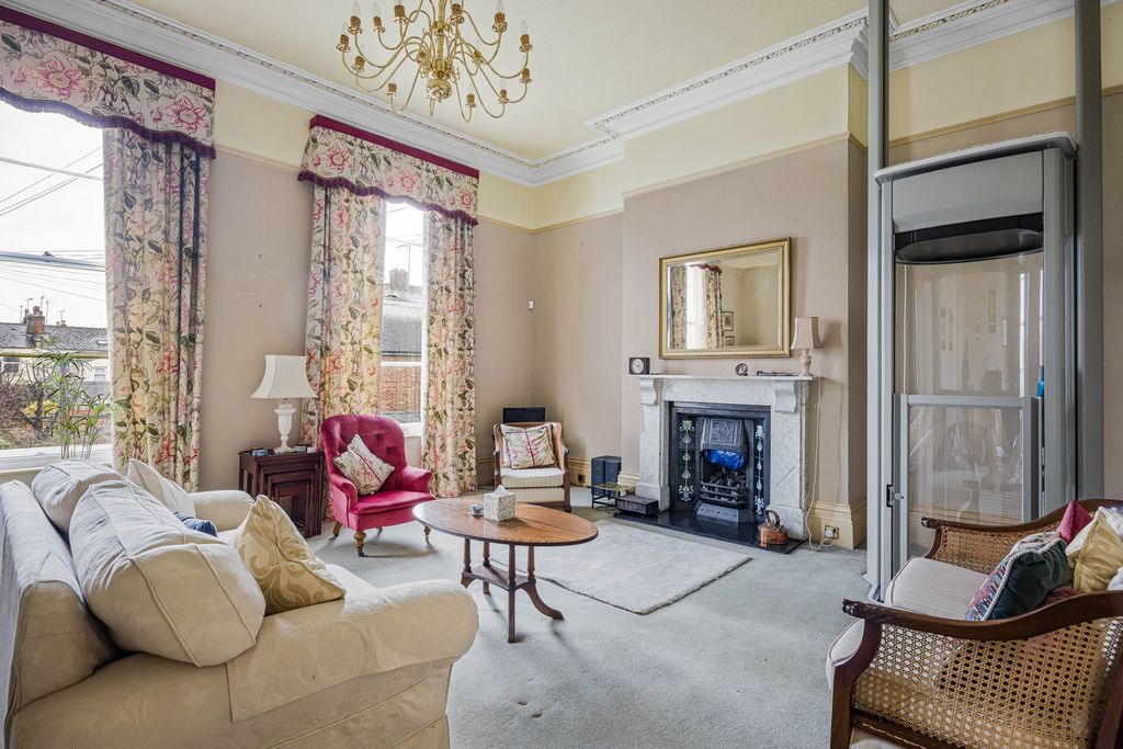 Property photo 3 of 22