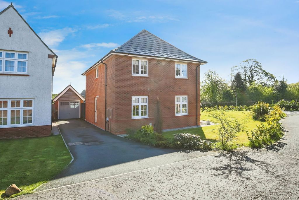 Property photo 2 of 18
