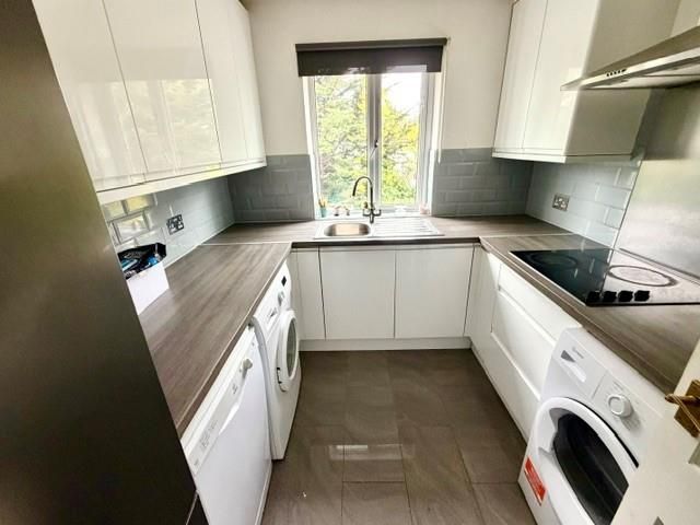 Property photo 3 of 8 Kitchen.Jpg