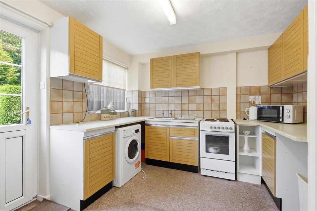 Property photo 2 of 11 Kitchen_1.Jpg