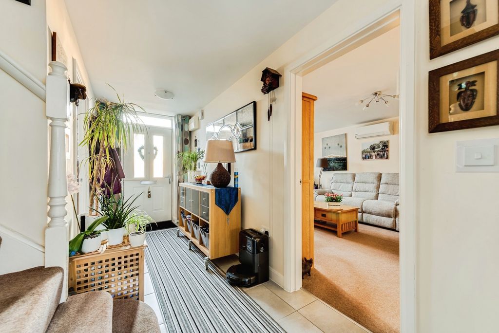 Property photo 2 of 20 Pbox-Img.Jpg