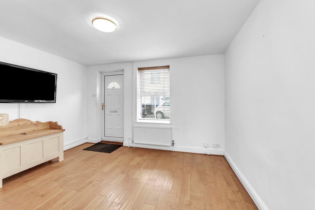 Property photo 3 of 16 Sitting Room