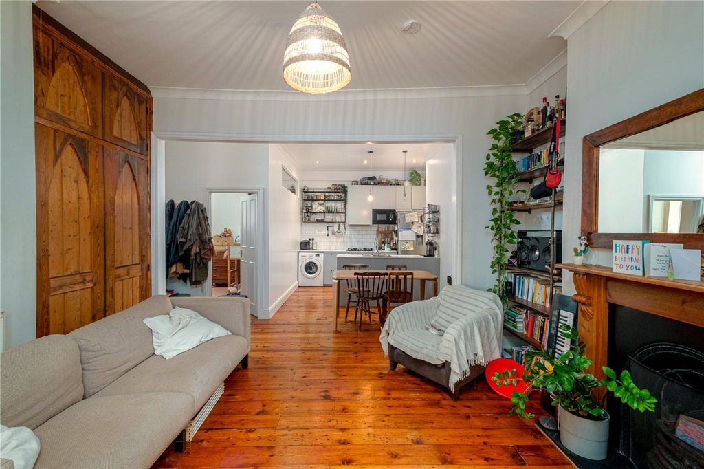 Property photo 1 of 11 Picture No. 05