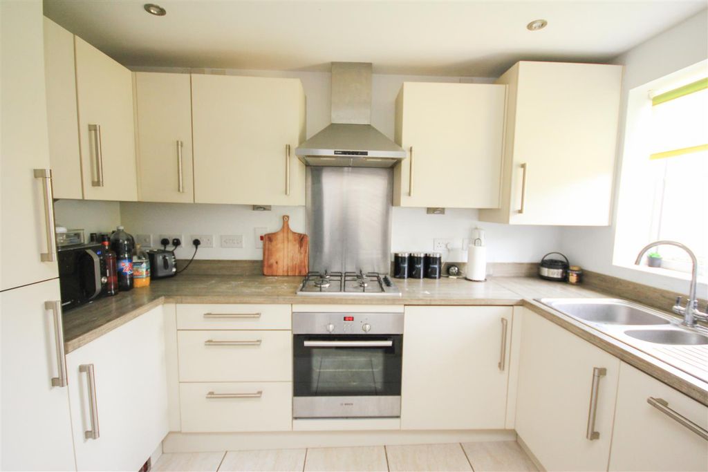 Property photo 2 of 10 Kitchen 1.Jpg