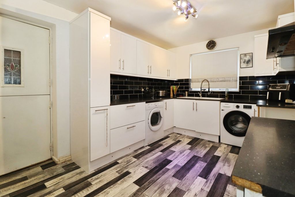 Property photo 3 of 18 Pbox-Img.Jpg