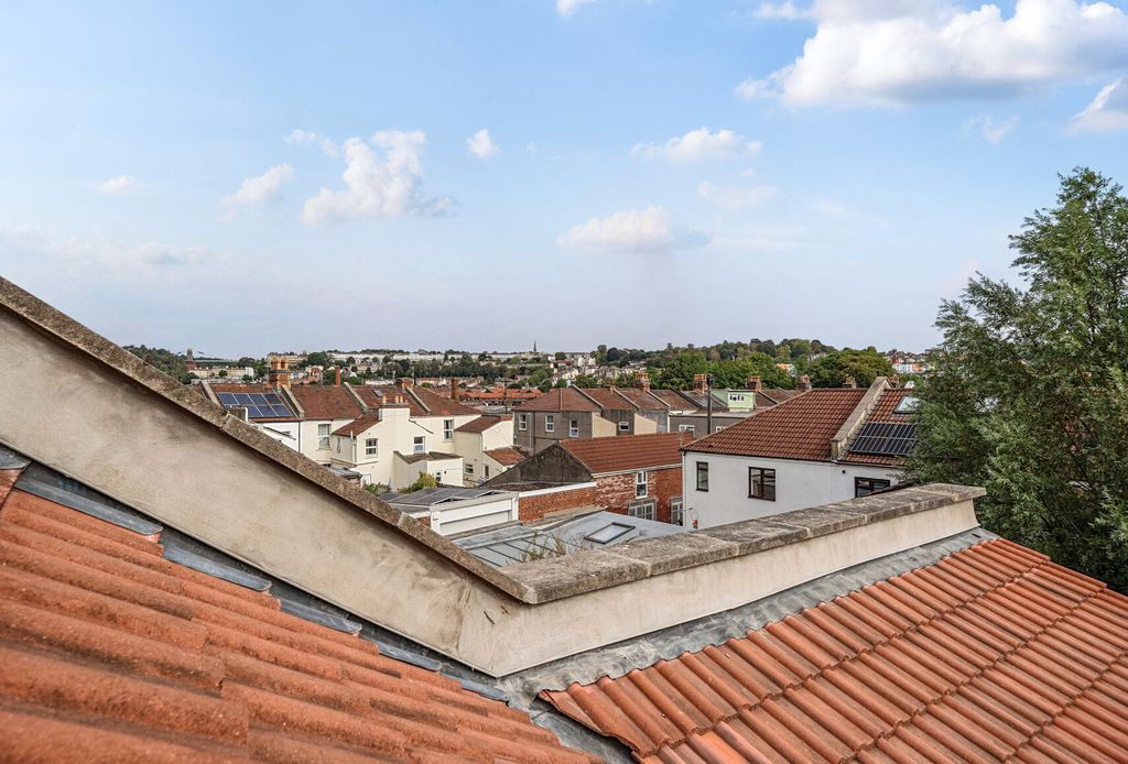Property photo 3 of 15 1341669-1-68A6E61...