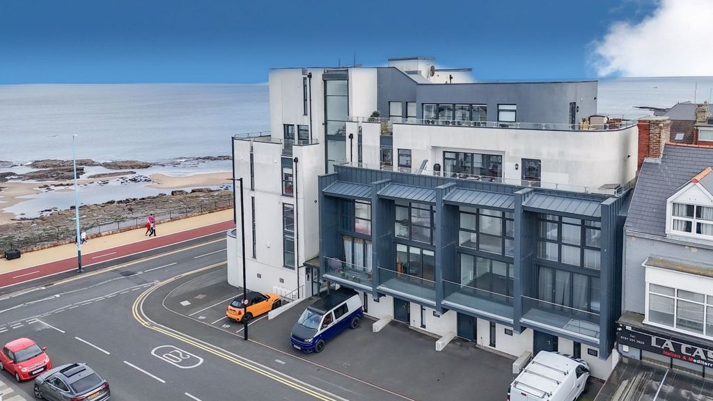 Property photo 1 of 12 External