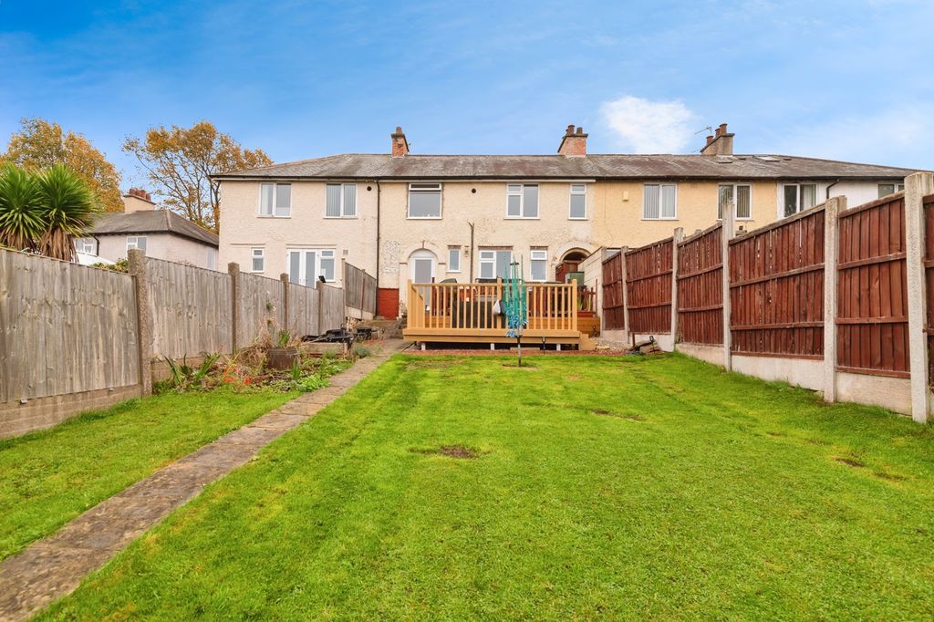 Property photo 2 of 17 Photo