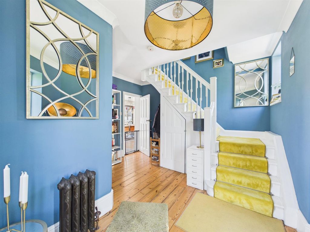 Property photo 2 of 35 Cam01563G0-Pr0272-Still026.Jpg