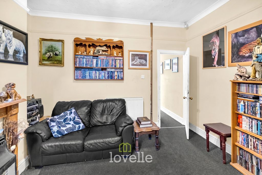 Property photo 3 of 13