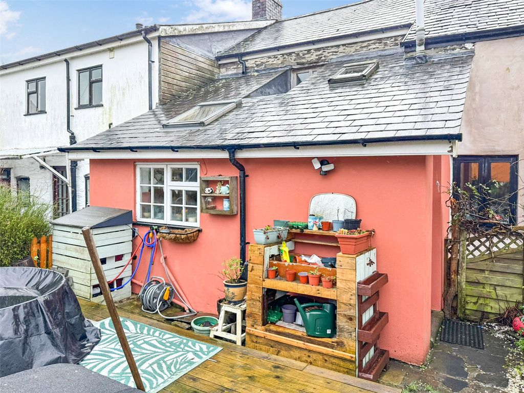 Property photo 2 of 21 Picture No. 32