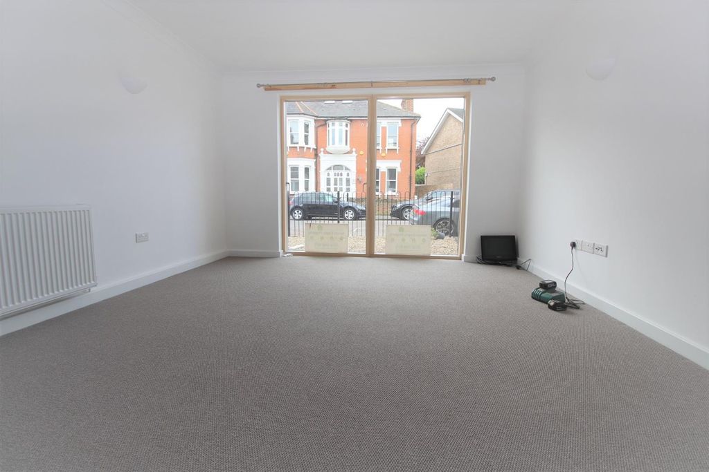 Property photo 3 of 8
