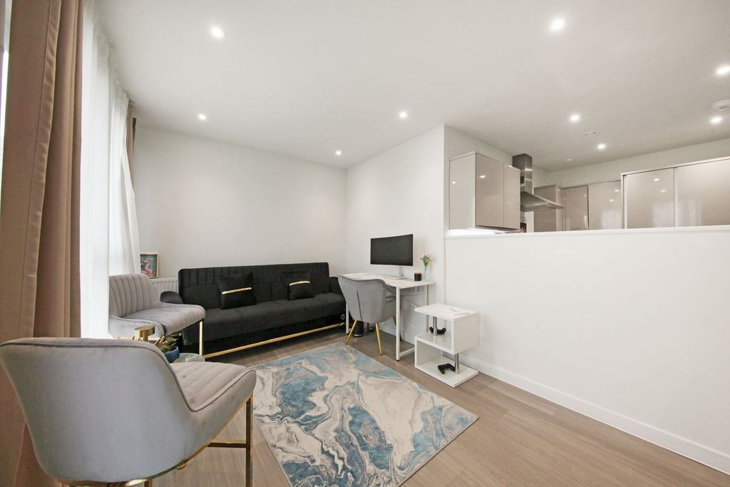 Property photo 3 of 12