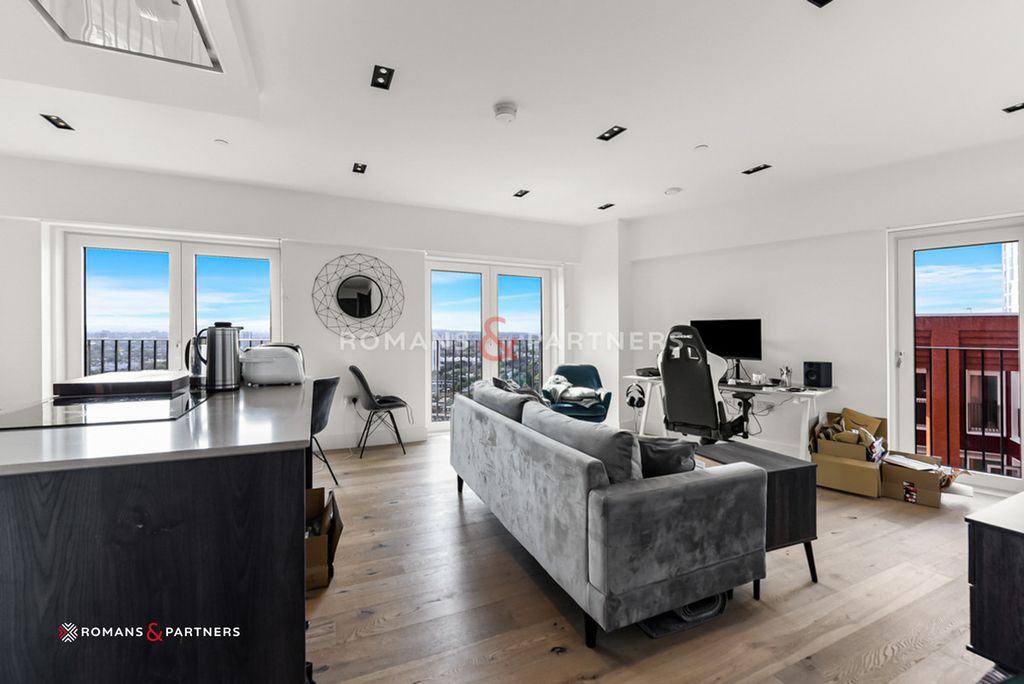 Property photo 1 of 18