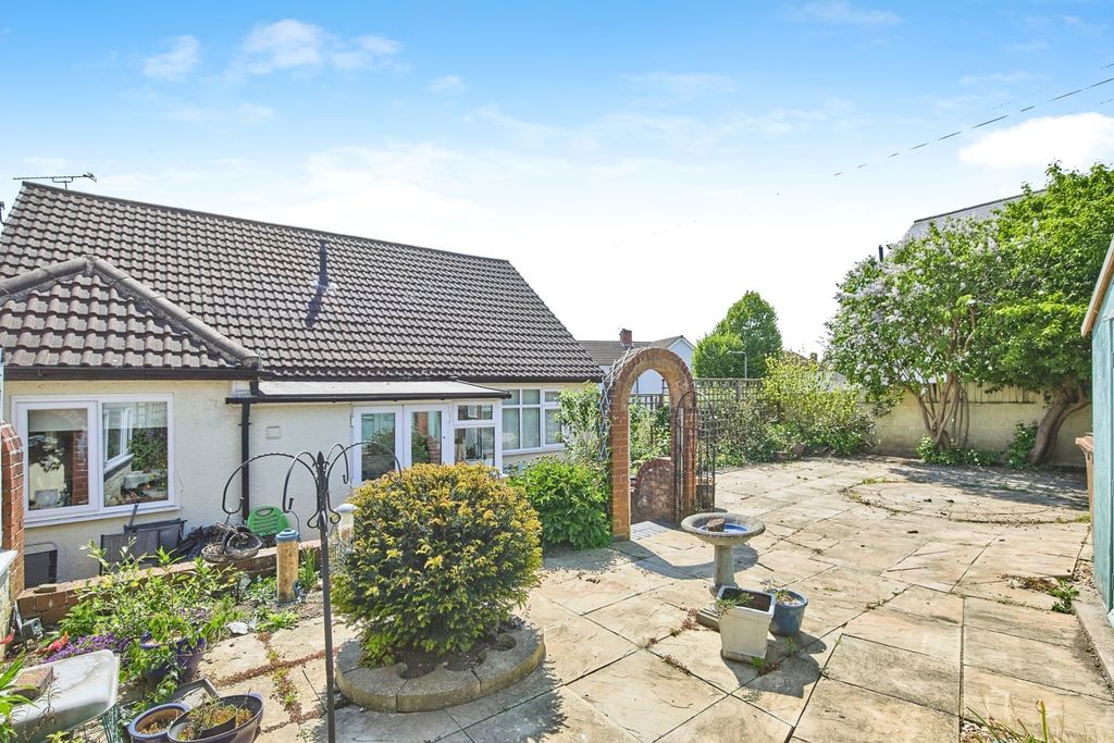 Property photo 3 of 17 Photo