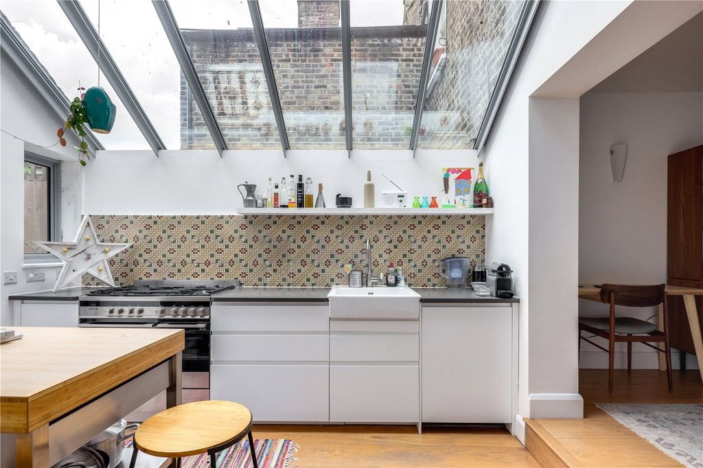 Property photo 3 of 16 Kitchen/Diner