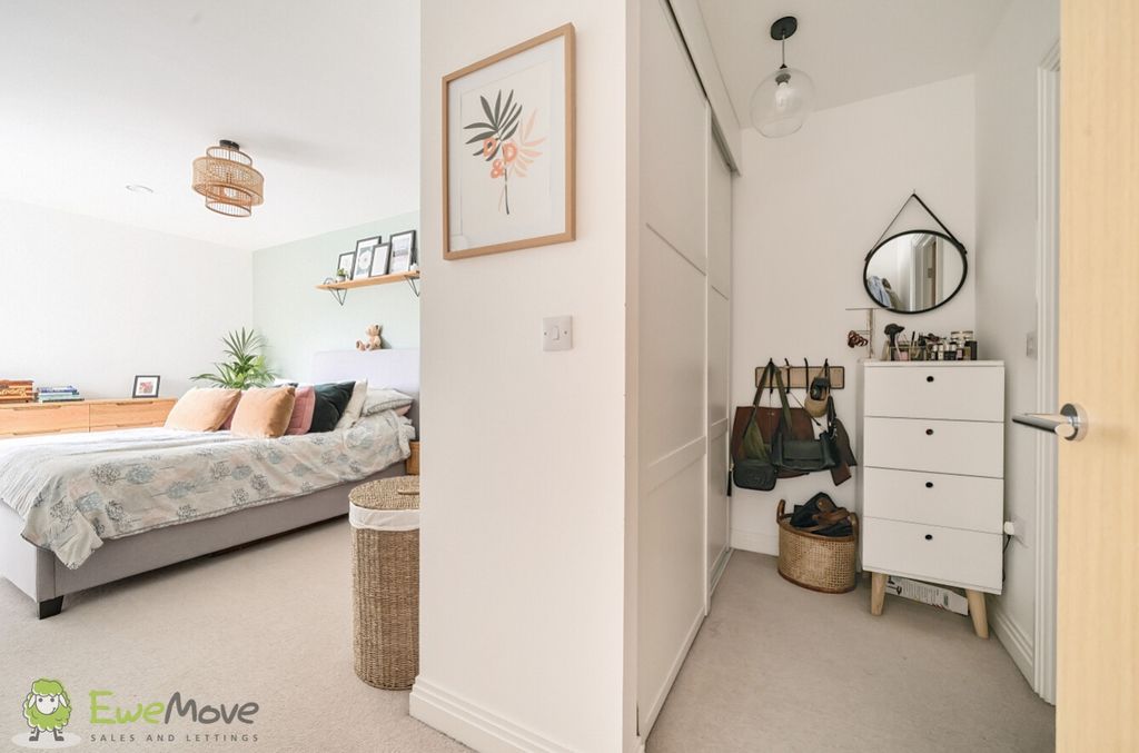 Property photo 2 of 15 Ba4159F9-5609-49F3-A483-68B91F842c8c