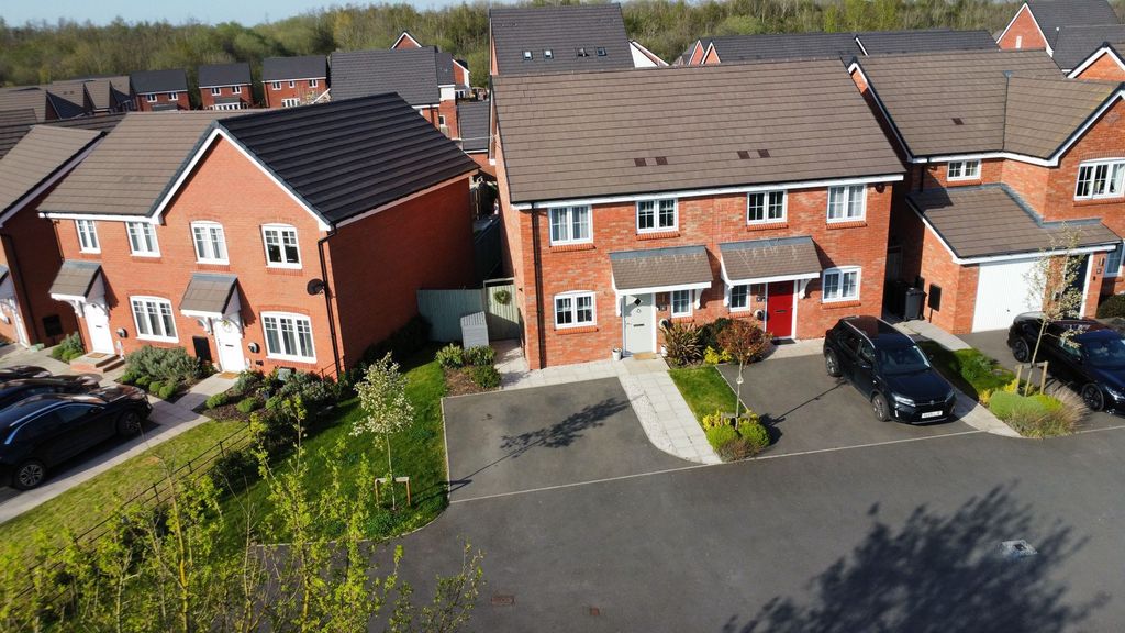 Property photo 1 of 42