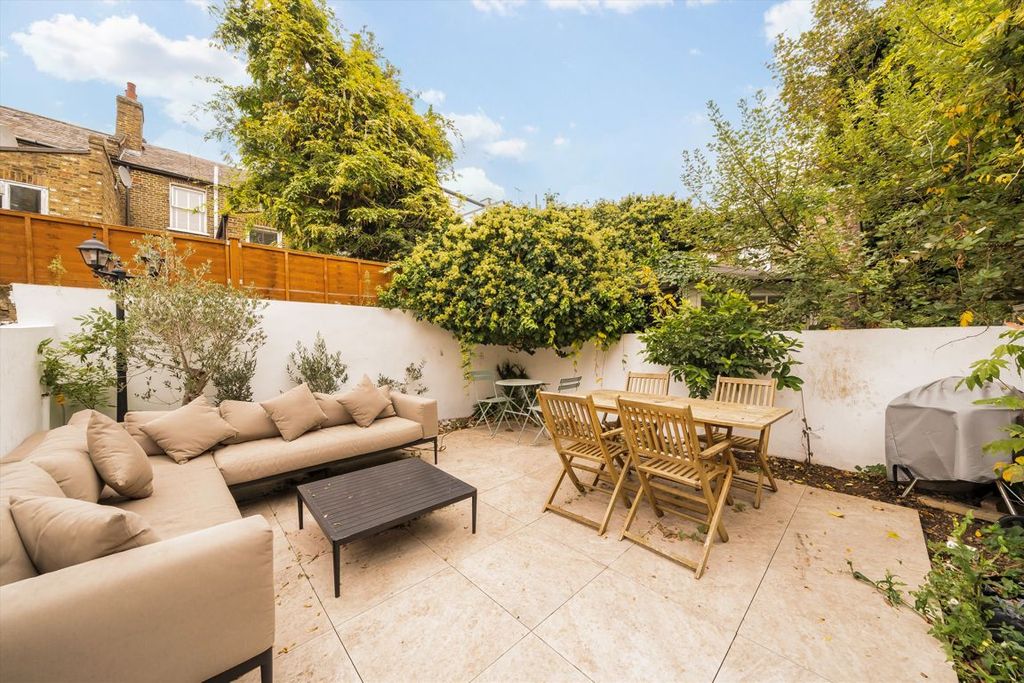 Property photo 3 of 7