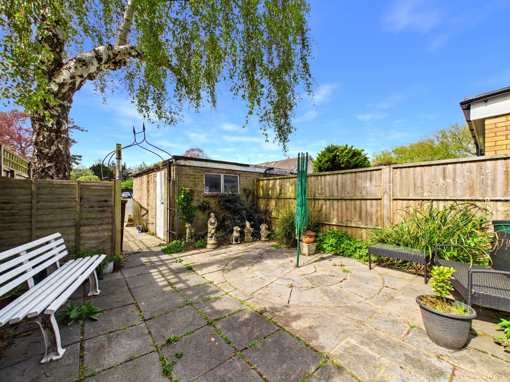Property photo 2 of 13 Cam01984G0-Pr0586-Still015