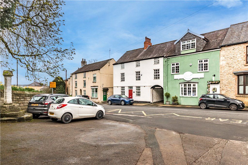 Property photo 1 of 34 Bankfield