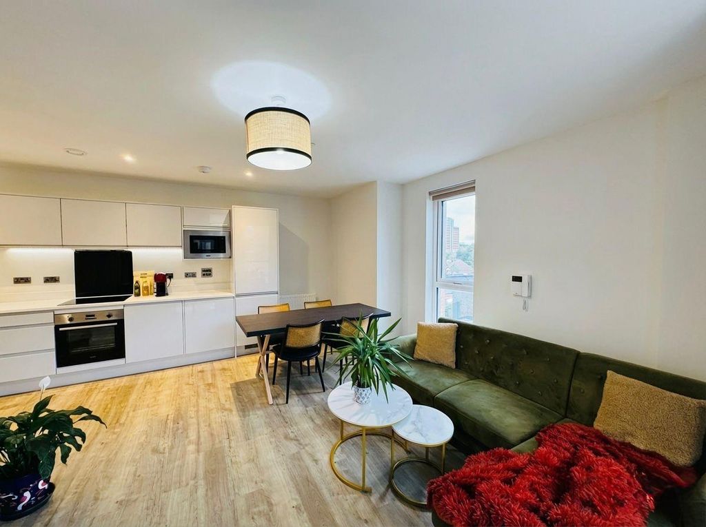 Property photo 3 of 6 15A5517F-3A4B-42E1-95c6-Fbfbb05F8Fef.Jpg