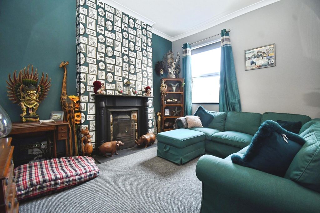 Property photo 3 of 39