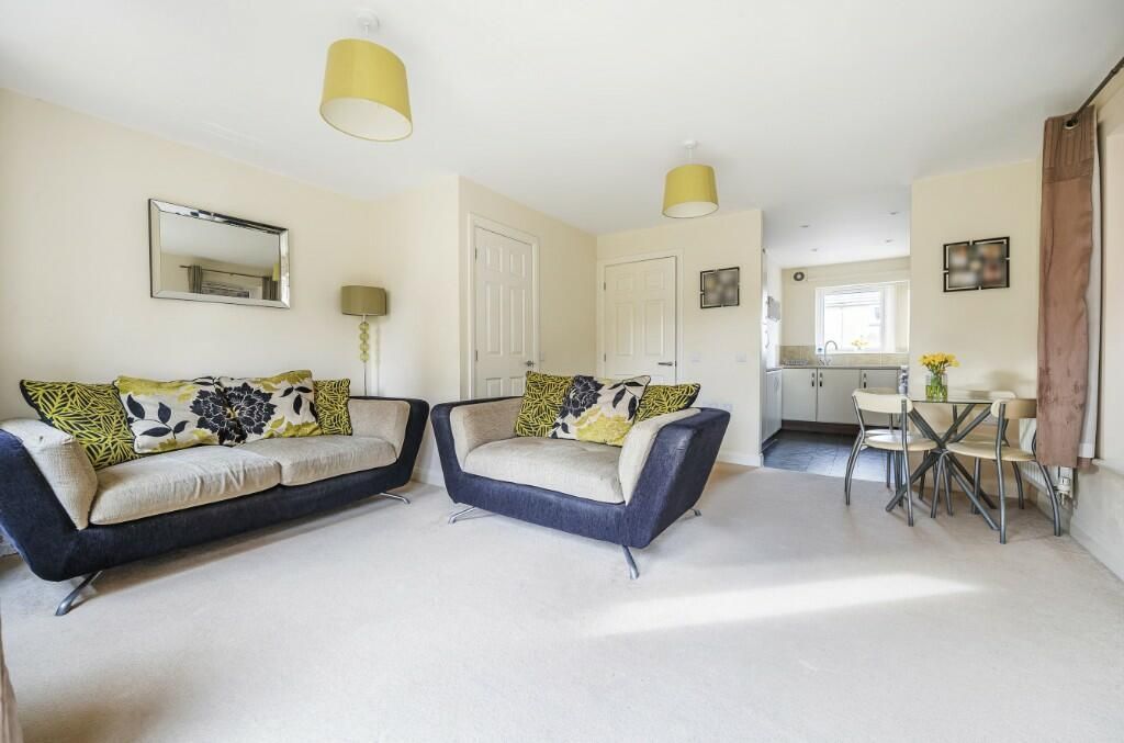 Property photo 2 of 19 Living Room