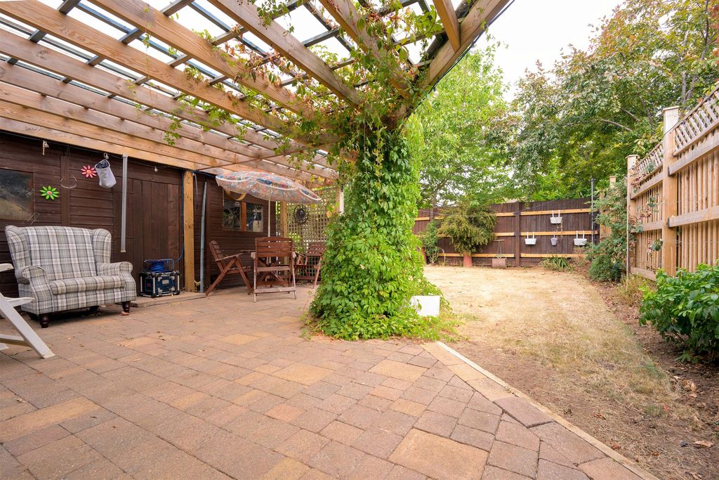 Property photo 2 of 7