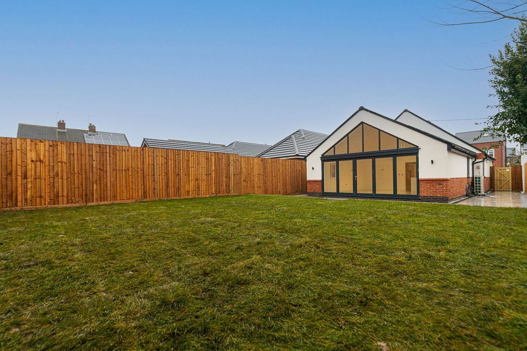 Property photo 2 of 35