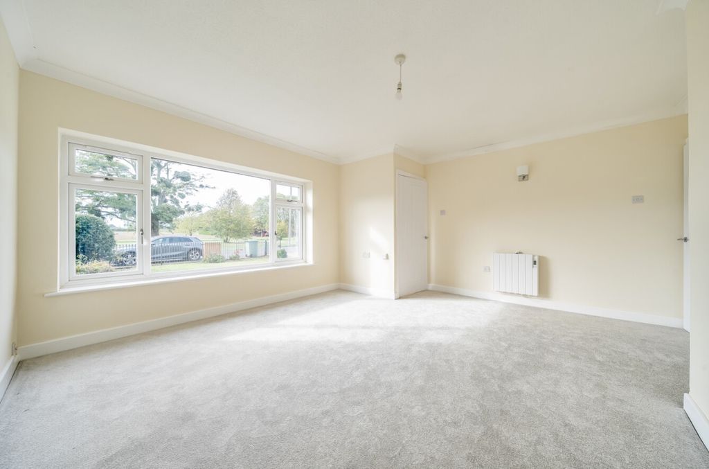 Property photo 2 of 13 1363352-2-68De8B306Be41