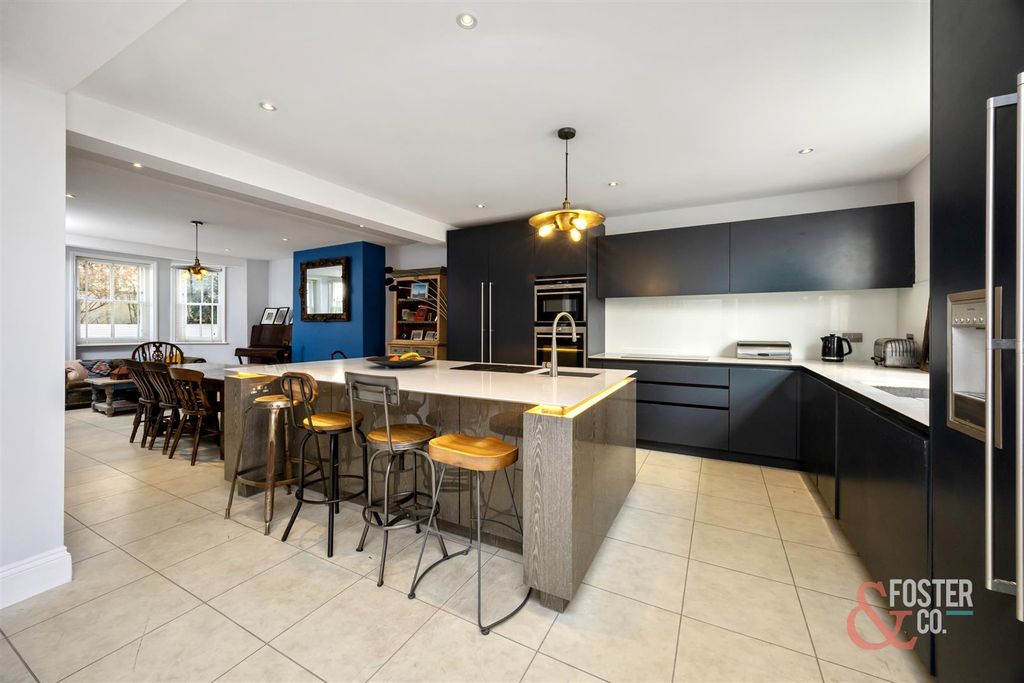 Property photo 3 of 39 Albany Villas, 8-017.Jpg