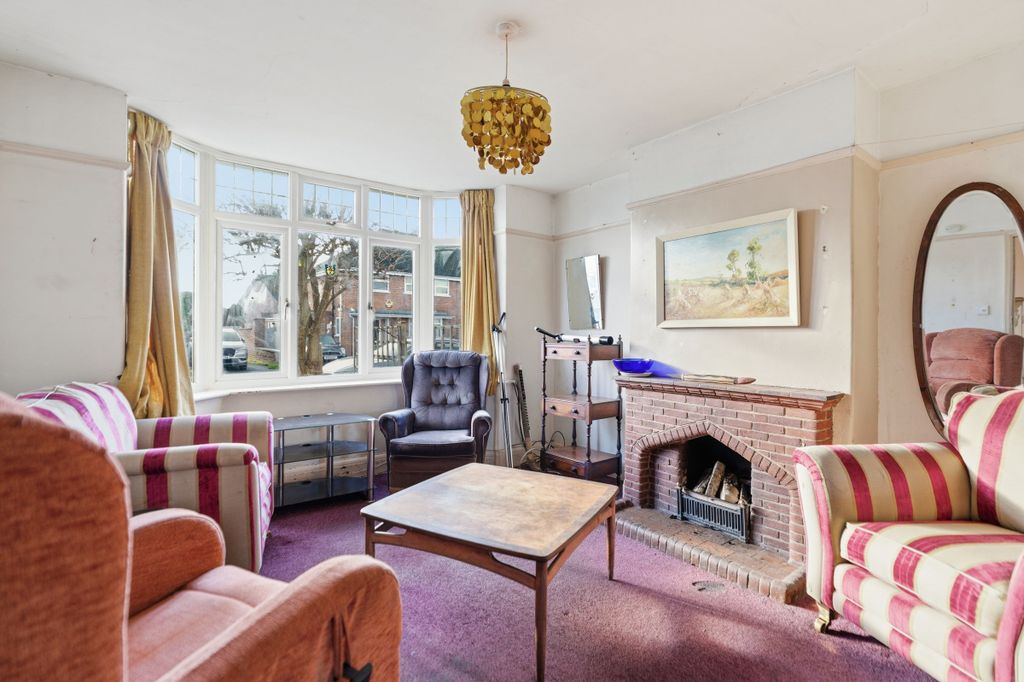 Property photo 3 of 28